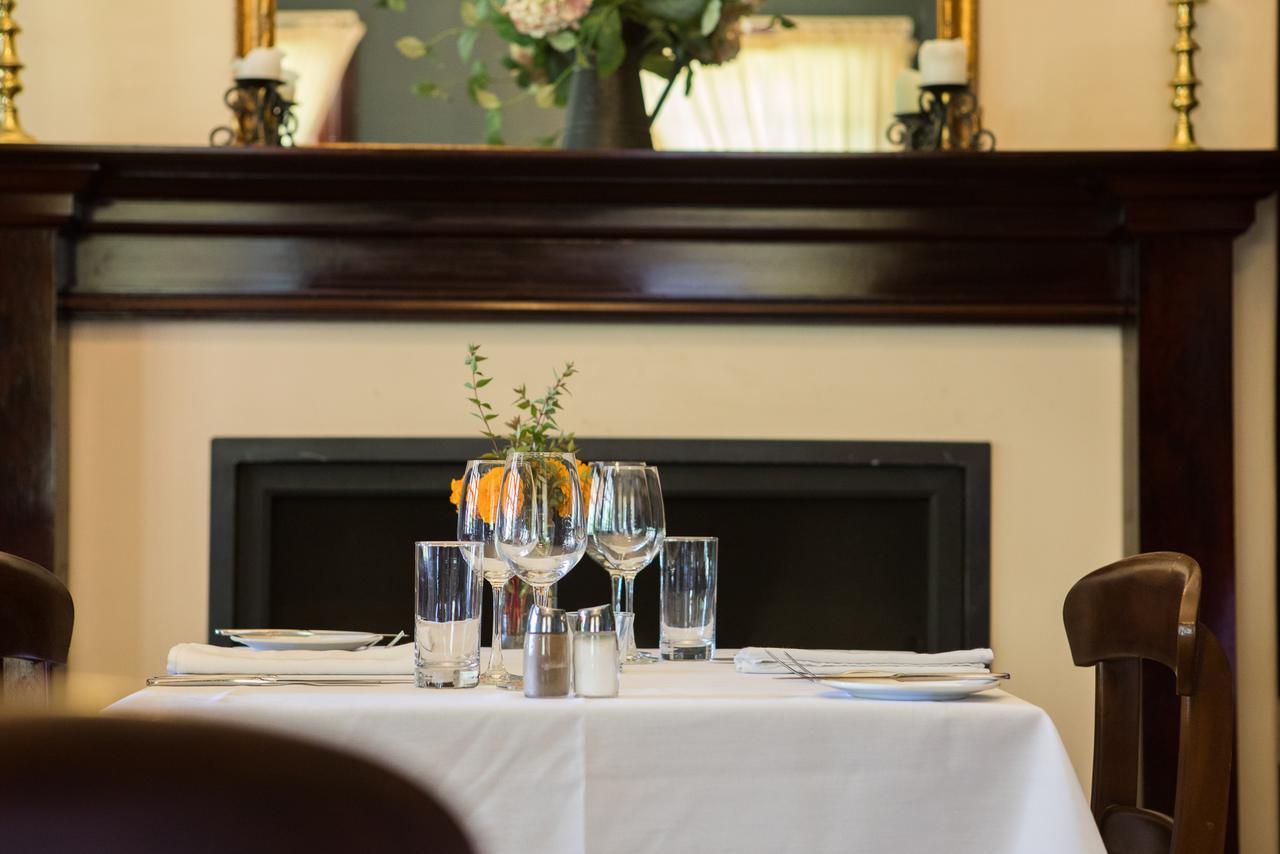 Petersons Armidale Winery And Guesthouse Buitenkant foto